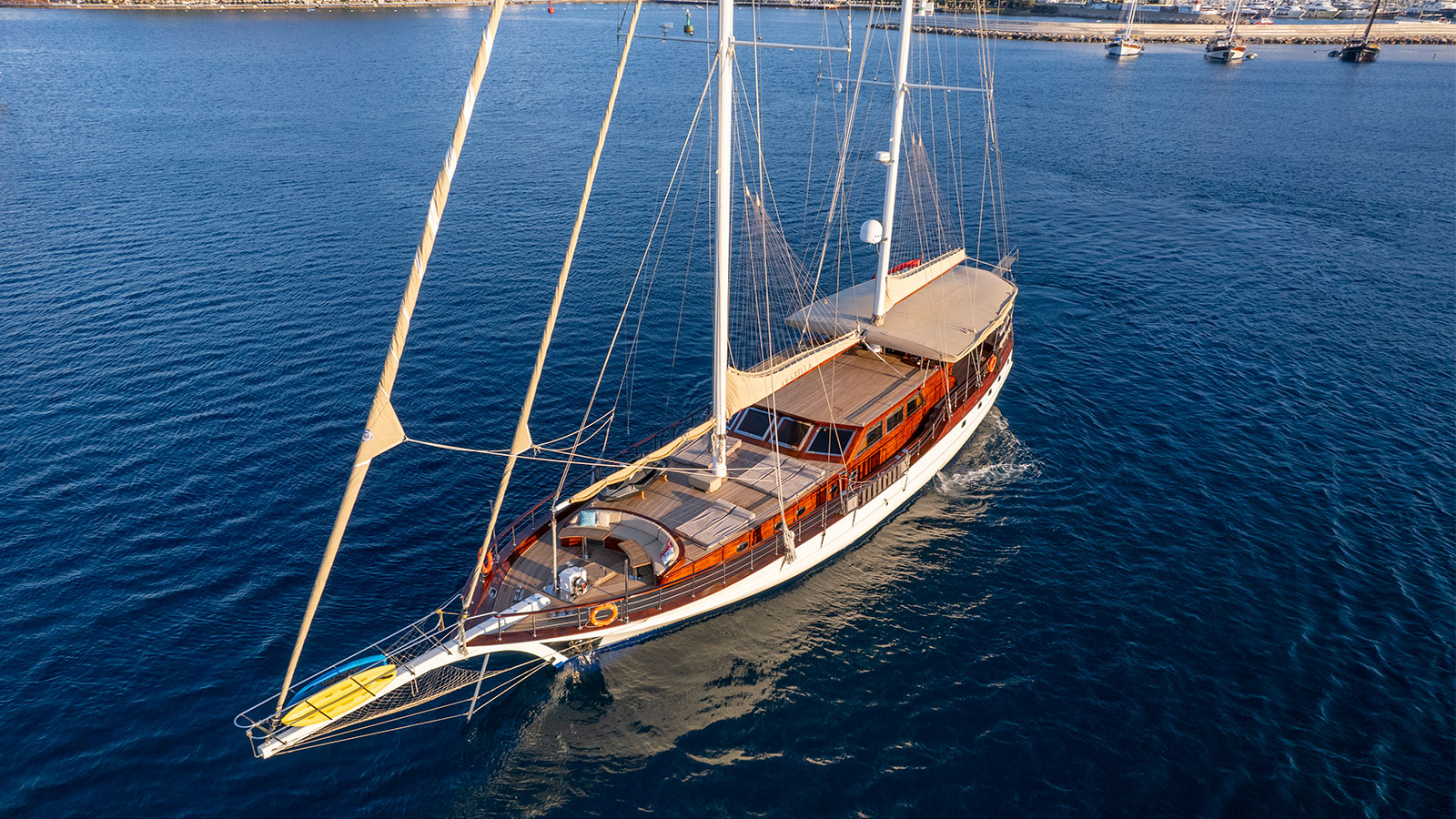 2007 Custom Built Arabella à louer (photo 19)
