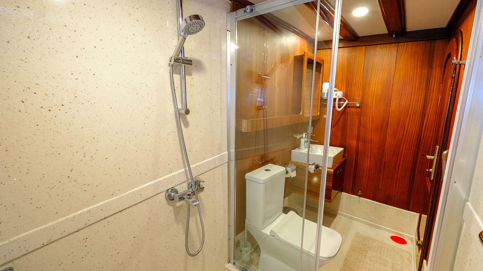 2004 Custom Built Ada Deniz te huur (photo 13)