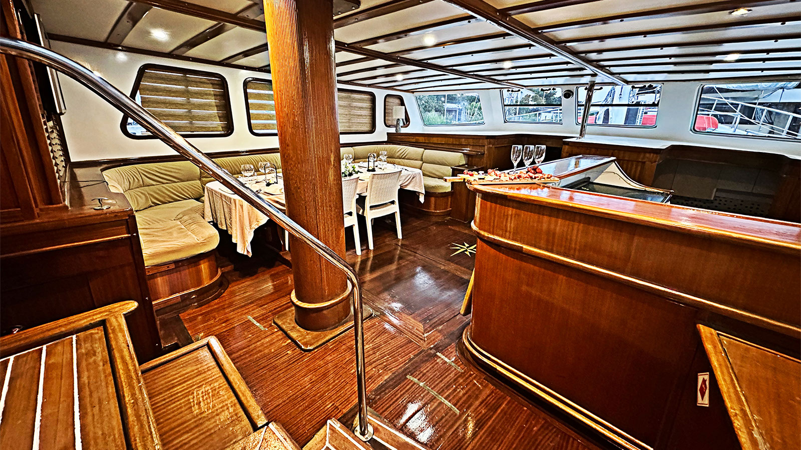 2009 Custom Built Sirena na czarter (photo 4)