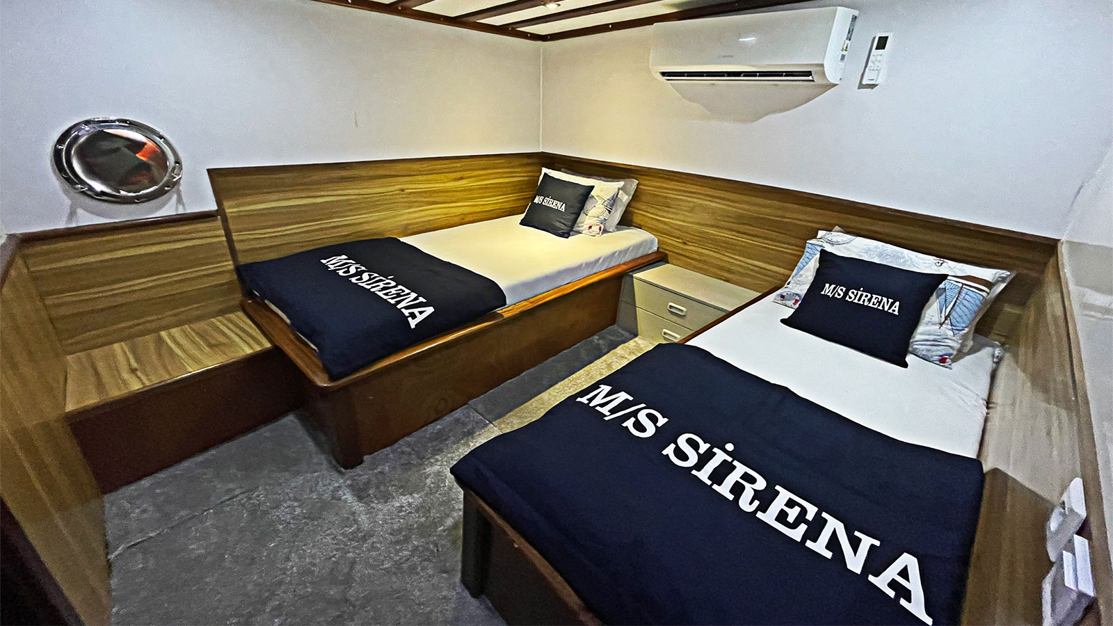 2009 Custom Built Sirena na czarter (photo 12)