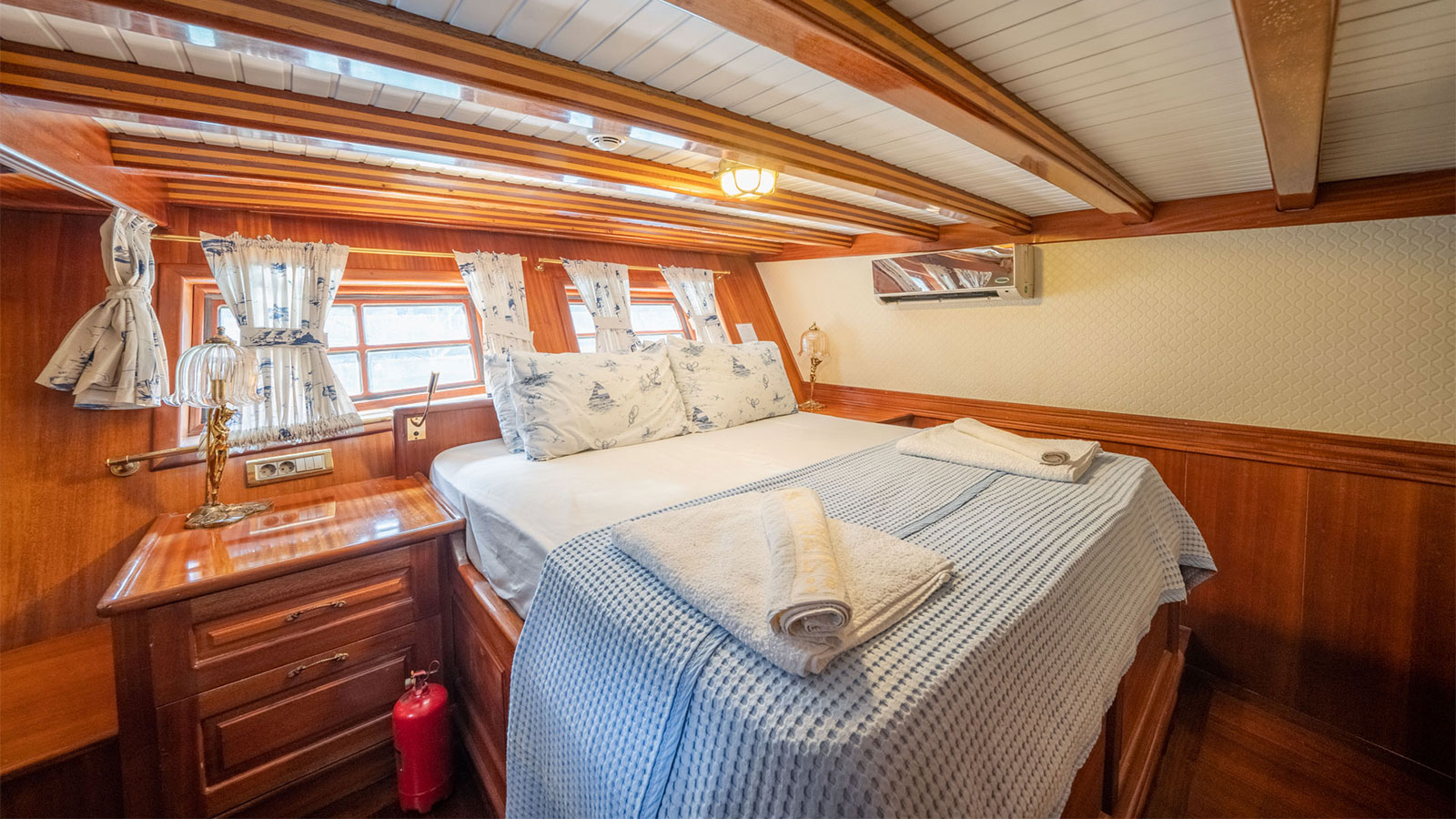2013 Custom Built Admiral zu chartern (photo 7)