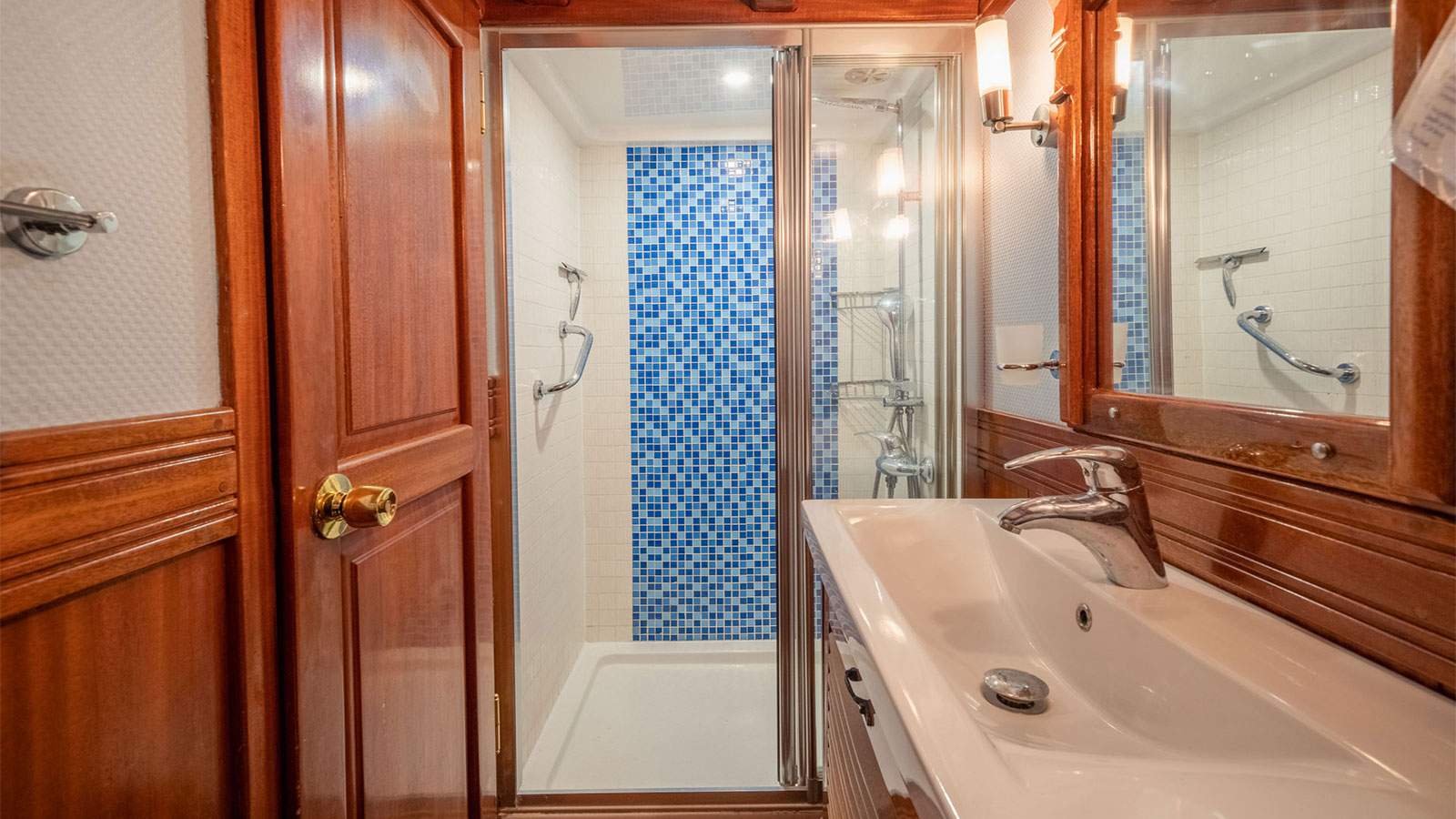 2013 Custom Built Admiral zu chartern (photo 12)