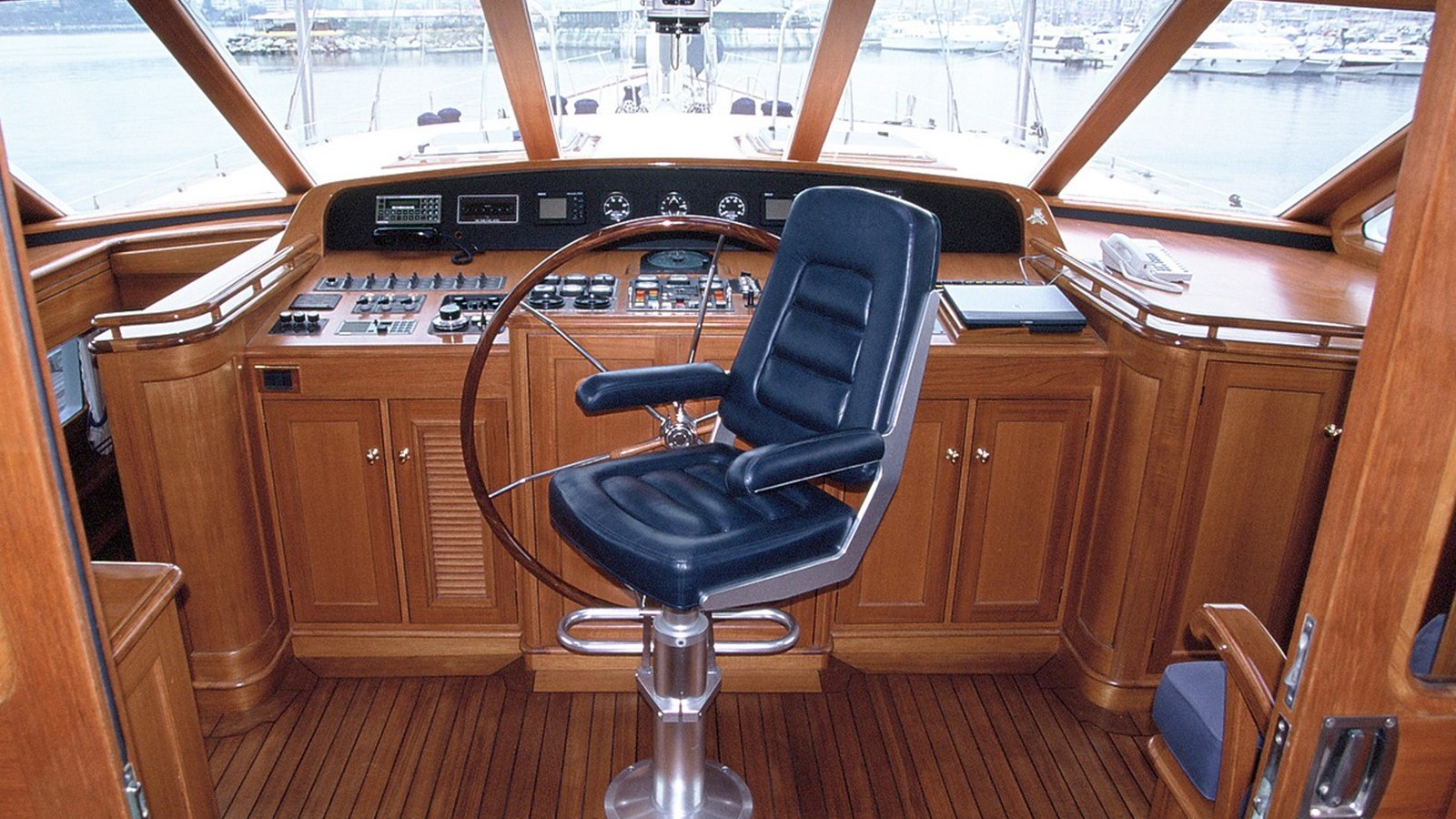 1990 Palmer Johnson Axia na czarter (photo 4)