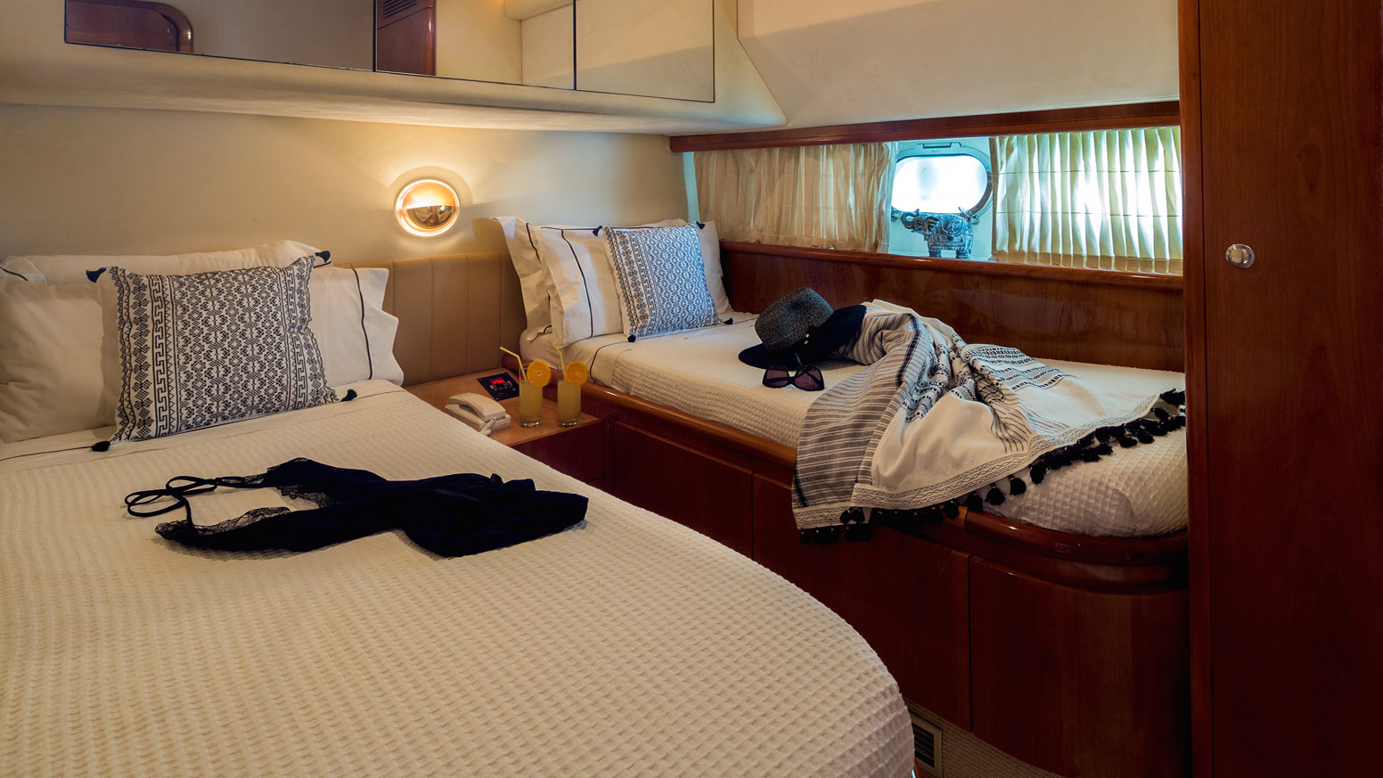 1999 Ferretti Meli na czarter (photo 5)
