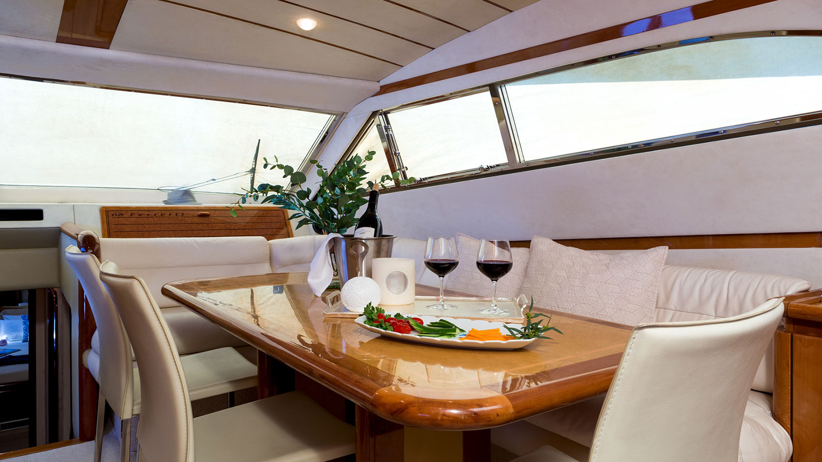 1999 Ferretti Meli na czarter (photo 8)
