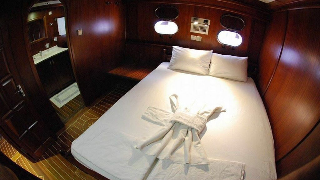 2003 Custom Built Sahinoglu 1 a noleggio (photo 5)