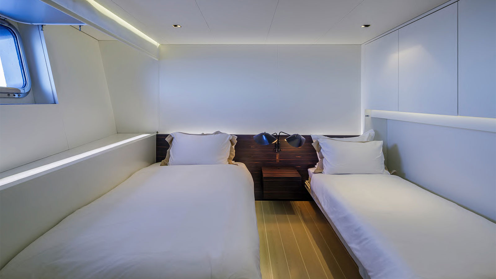 2009 Perini Navi Baracuda Valletta for charter (photo 17)