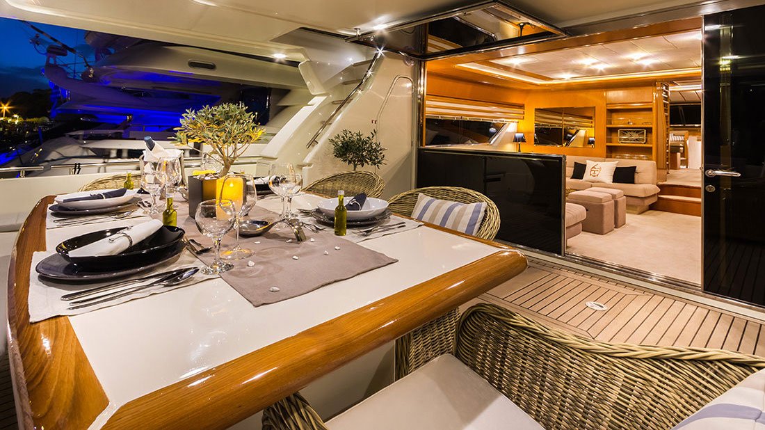 2000 Ferretti 225 en alquiler (photo 5)