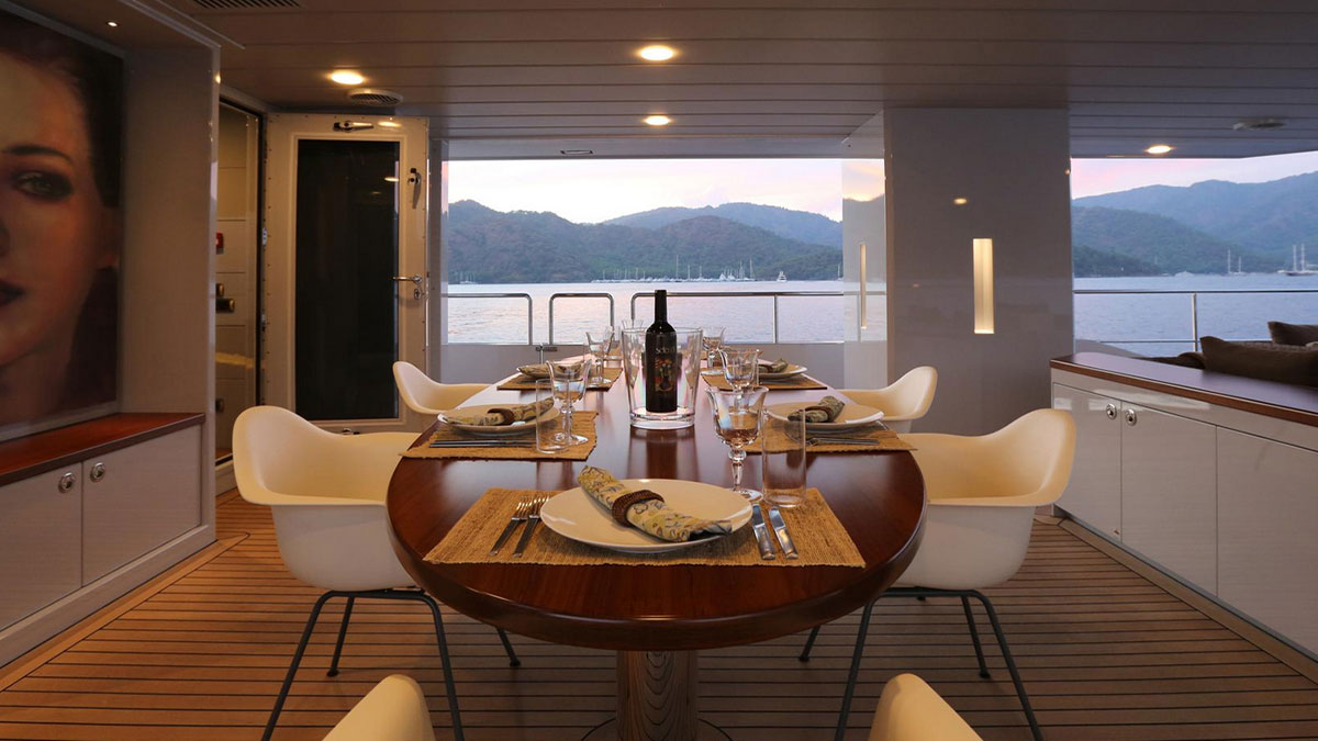 2012 Tansu Yachts Only Now a noleggio (photo 2)