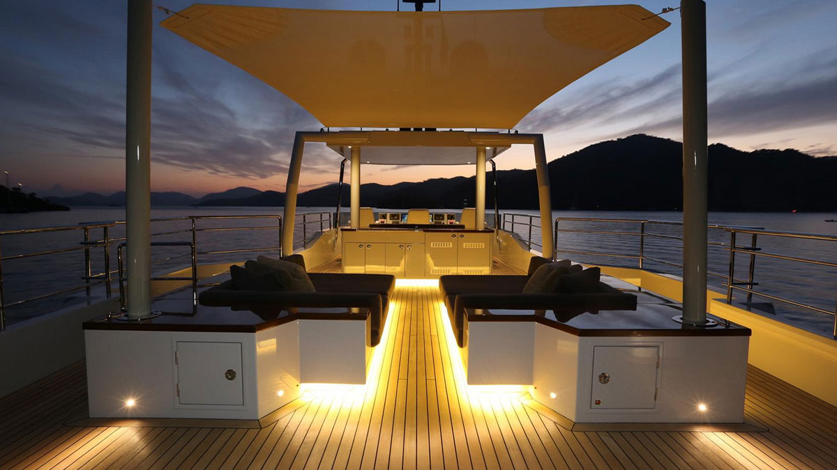 2012 Tansu Yachts Only Now a noleggio (photo 15)