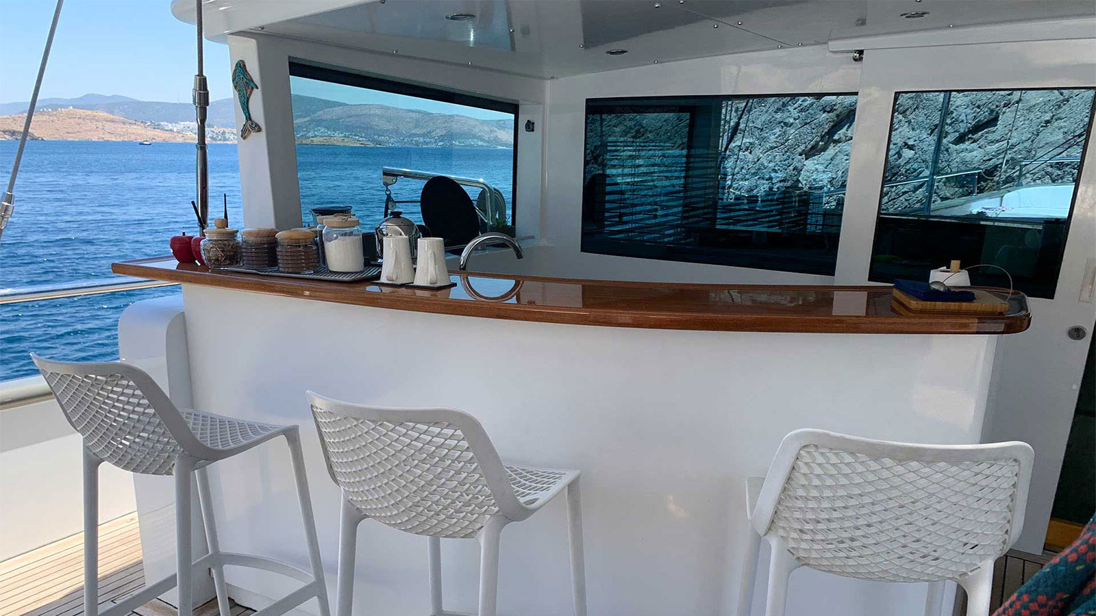 2008 Mastori Yachts Tigra for charter (photo 21)