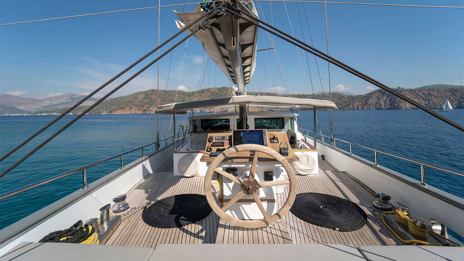 2008 Mastori Yachts Tigra for charter (photo 20)