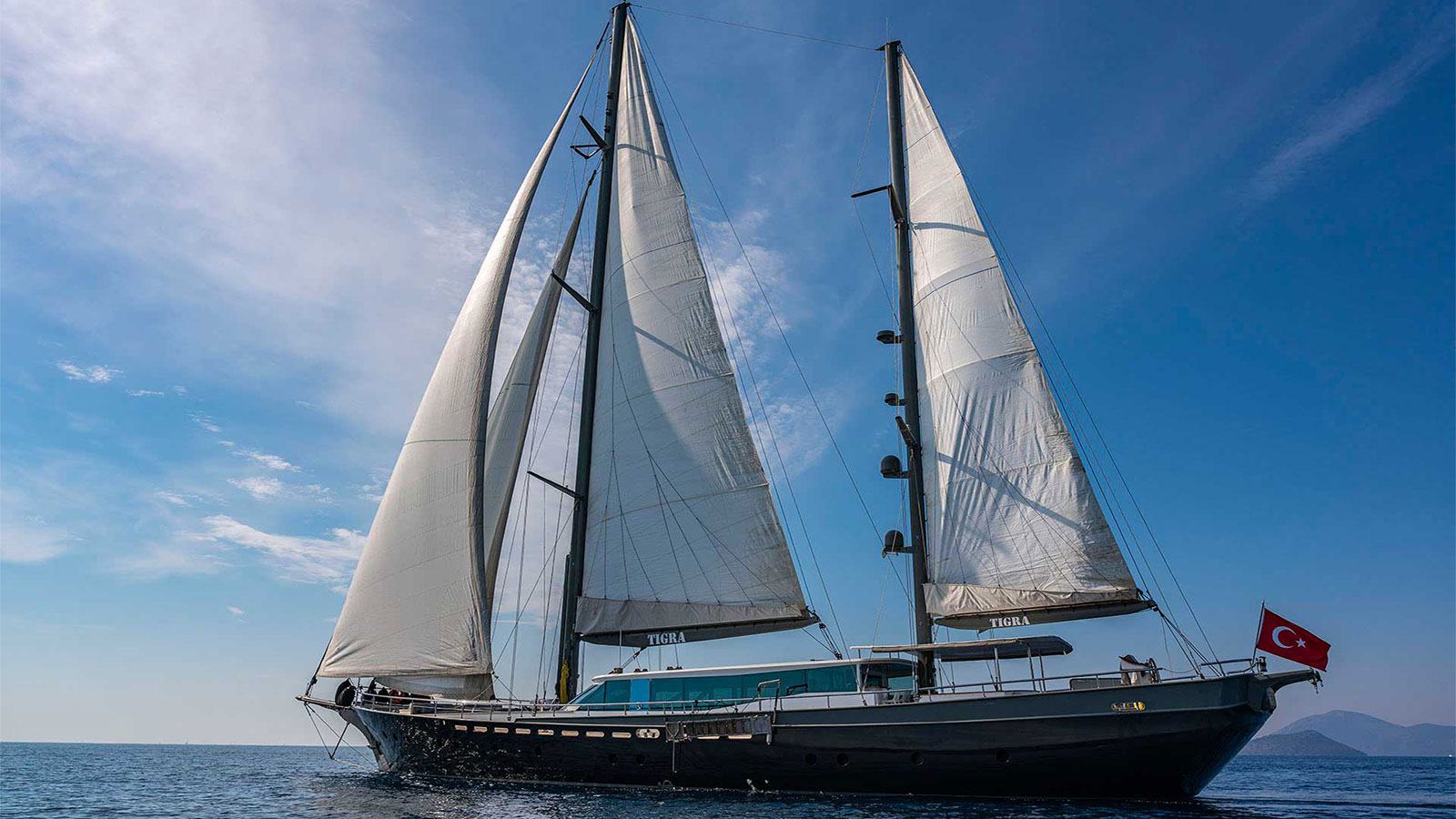 2008 Mastori Yachts Tigra for charter (photo 27)
