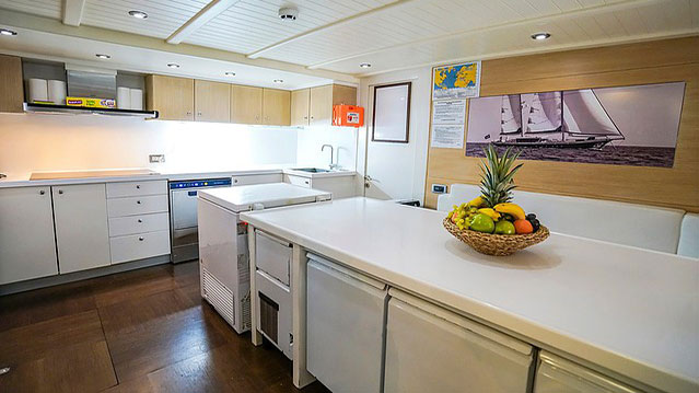 2010 Yasemin Yachts Tuyika S na czarter (photo 14)