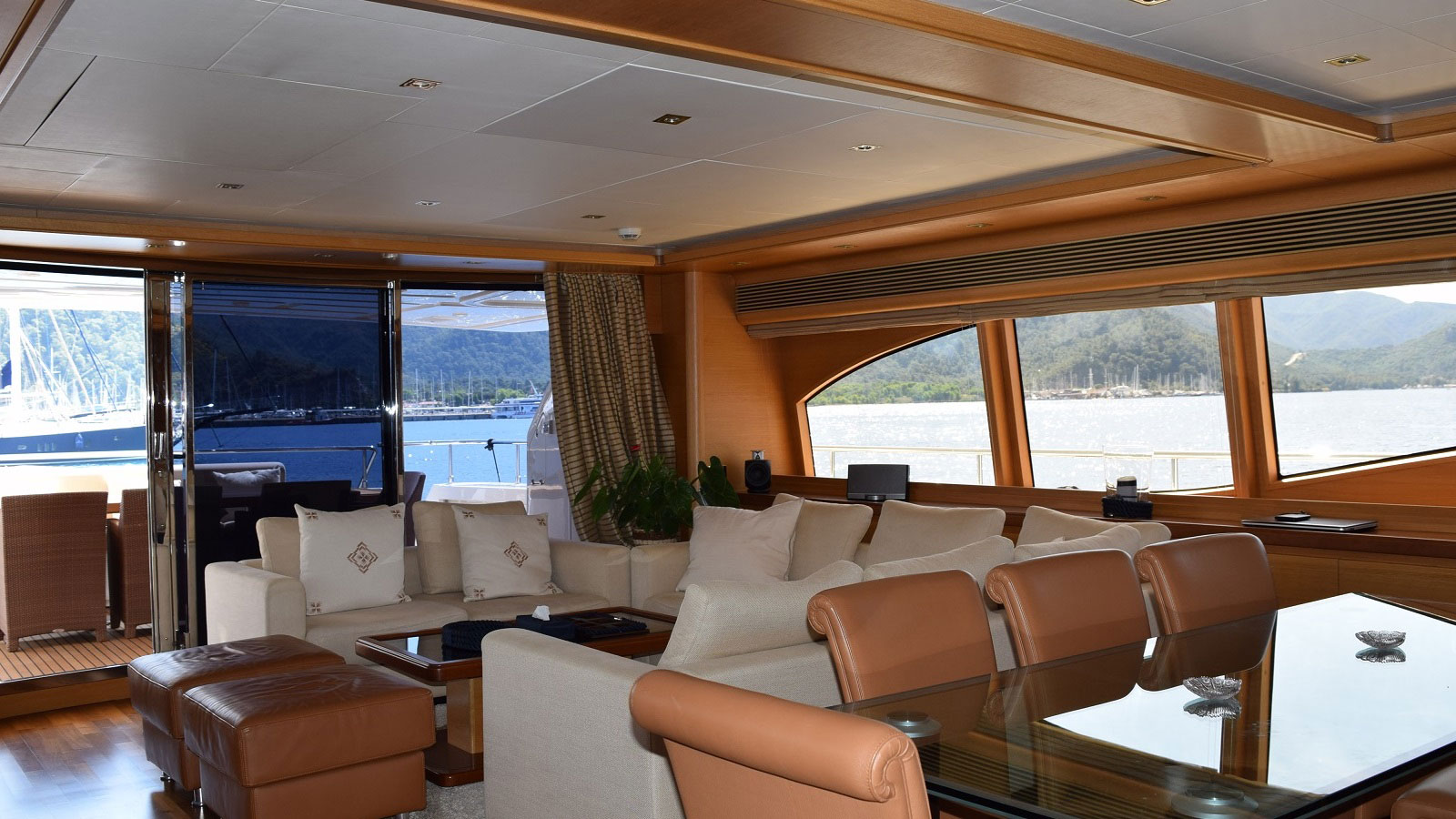 2006 Ferretti Pareakki à louer (photo 2)