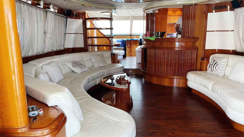 2002 Azimut 75 for charter (photo 3)