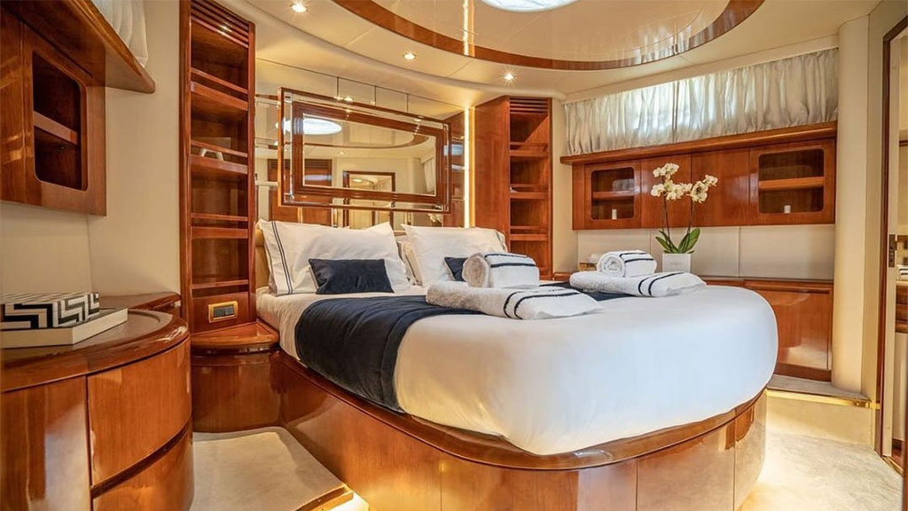 2002 Azimut 75 for charter (photo 8)