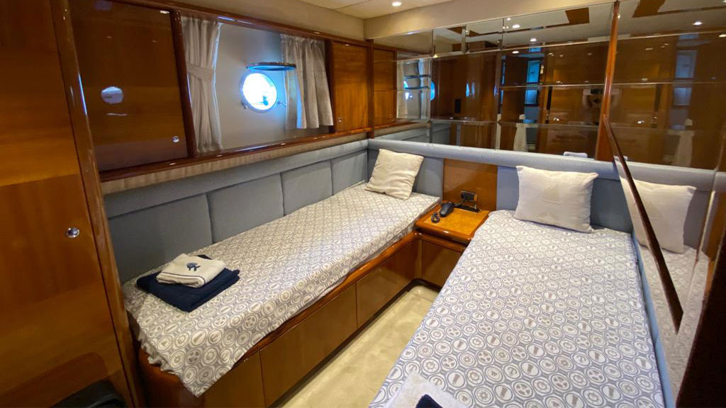 2002 Azimut 75 for charter (photo 11)