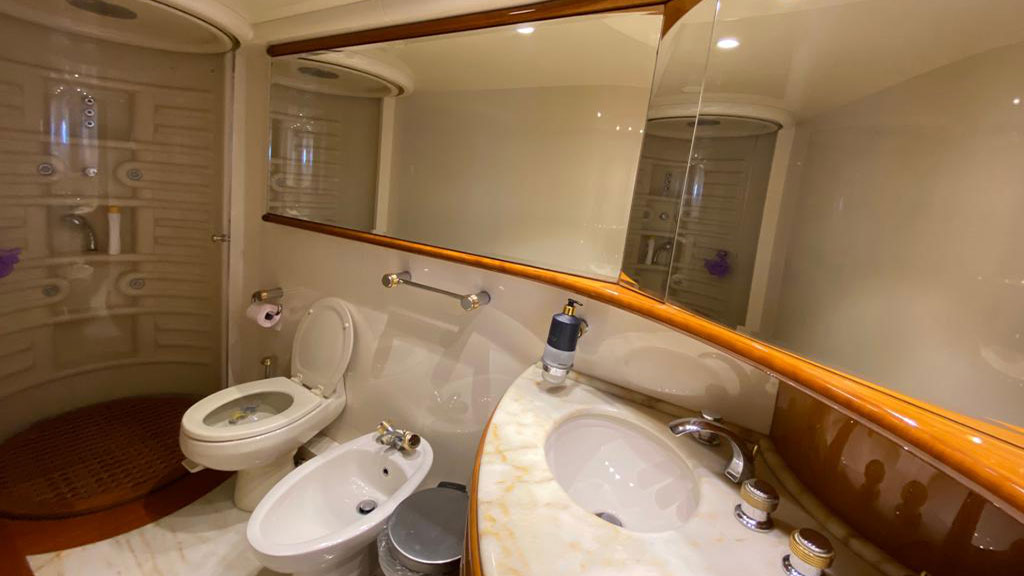2002 Azimut 75 for charter (photo 14)
