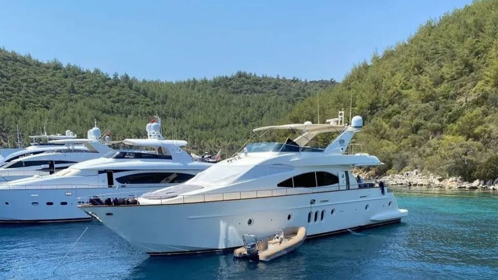 2002 Azimut 75 for charter (photo 23)