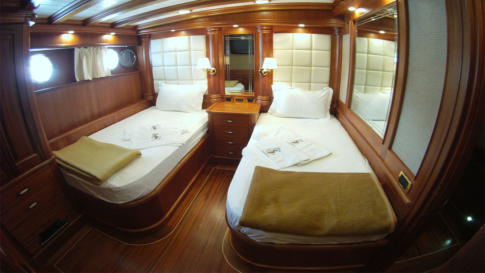 2002 Ozturhan Yachting Nurten A en alquiler (photo 12)