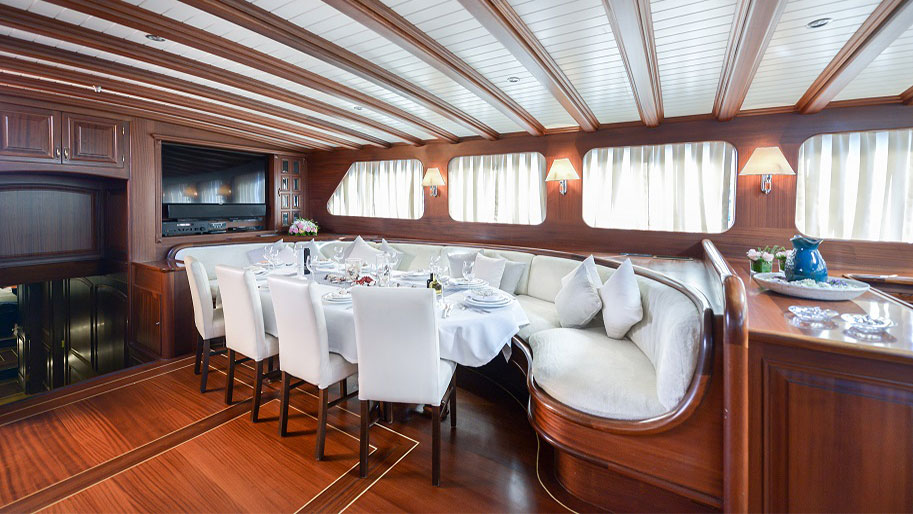2007 Custom Built Lady Christa for charter (photo 3)