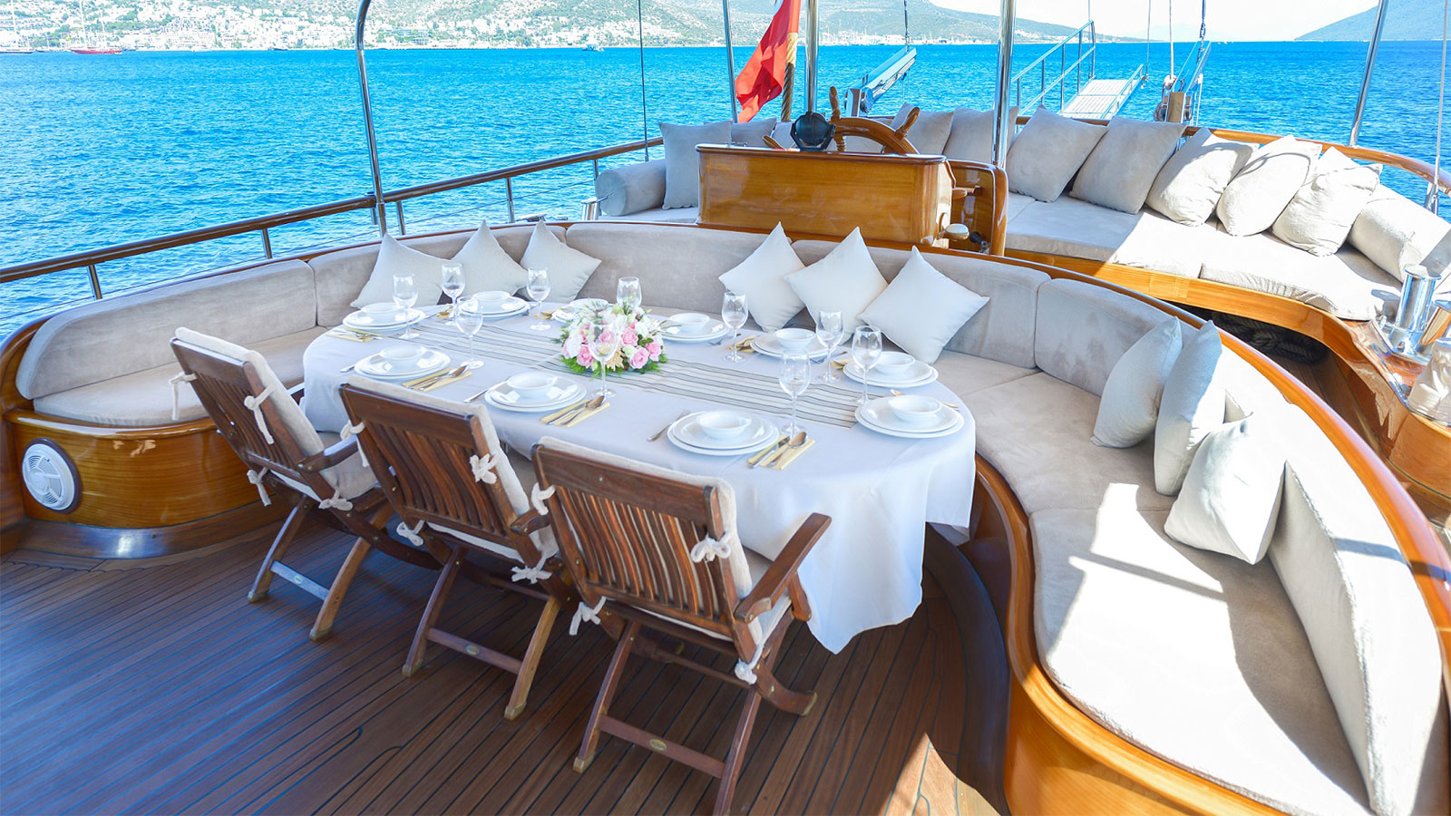 2007 Custom Built Lady Christa for charter (photo 9)