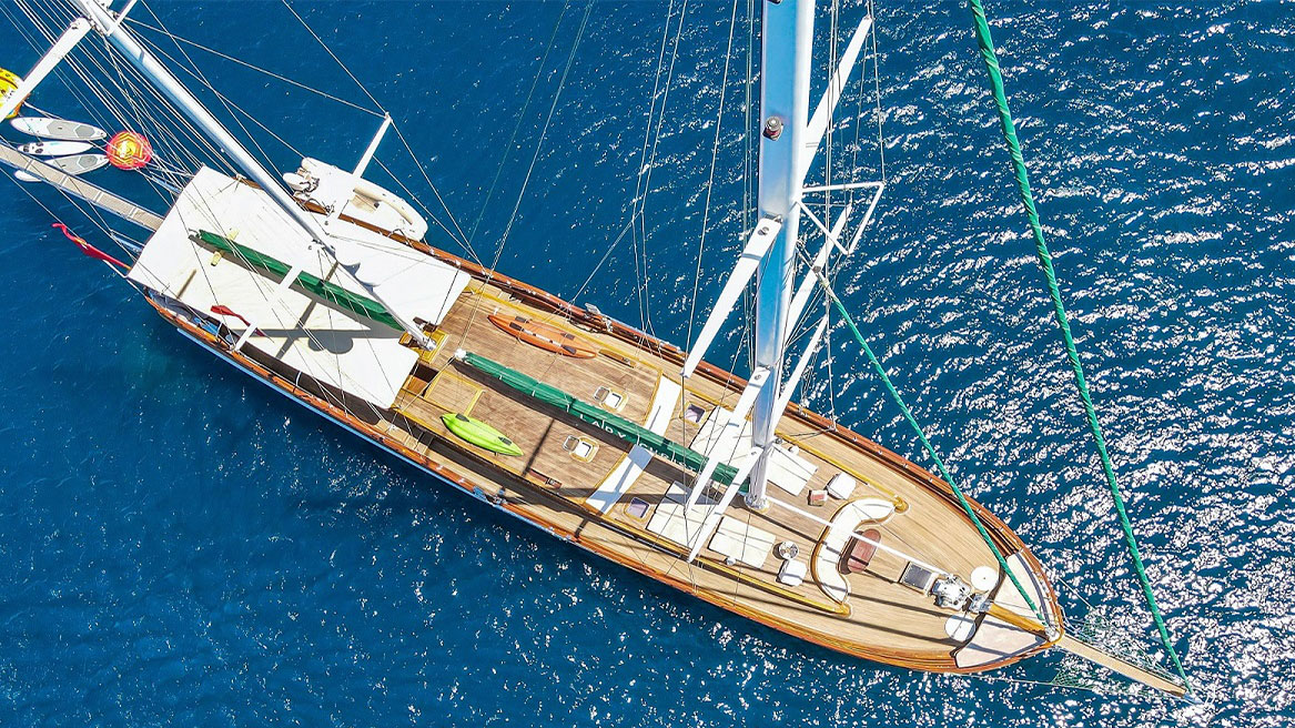 2007 Custom Built Lady Christa for charter (photo 16)