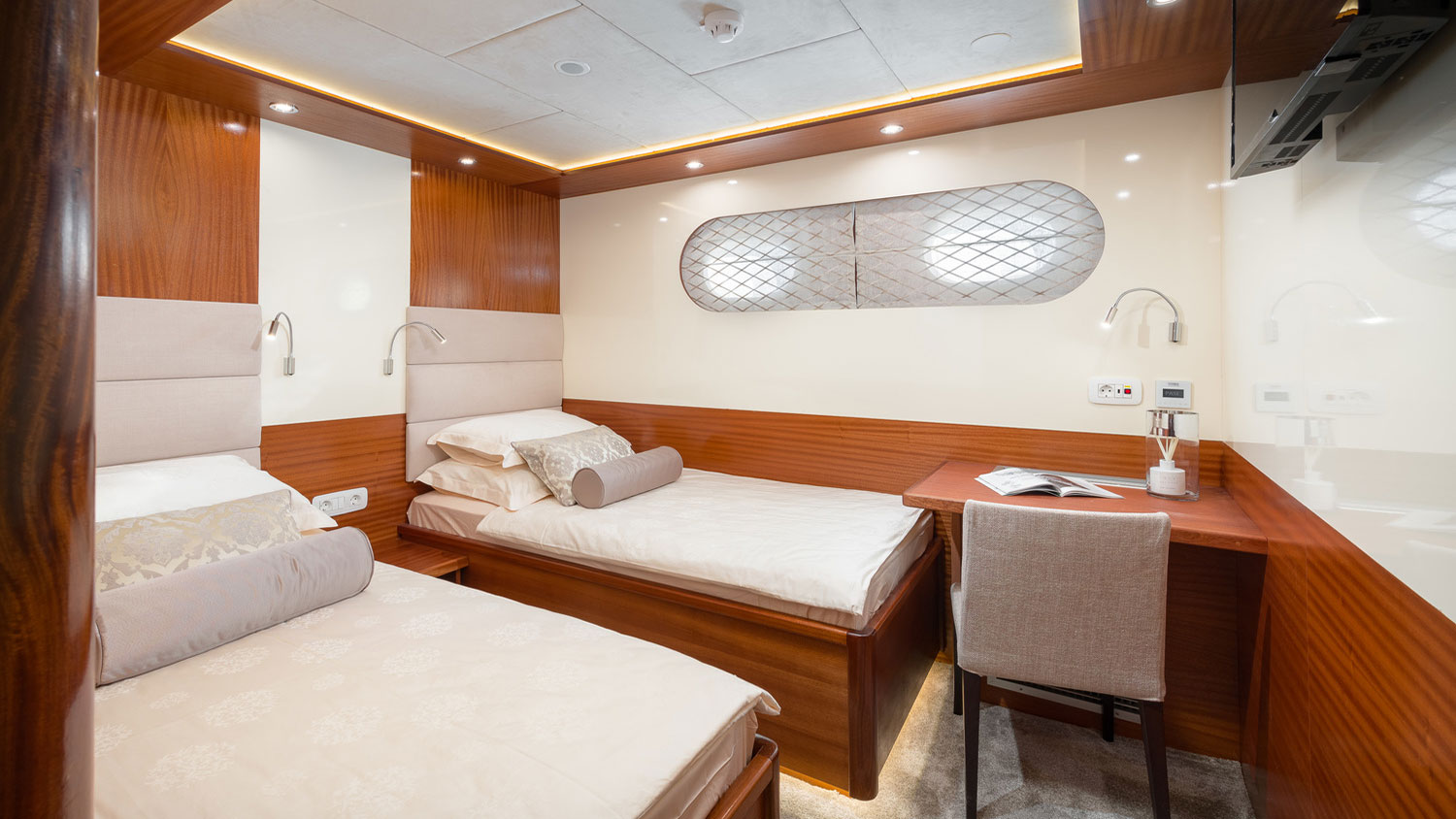 2019 Custom Built Son de Mar na czarter (photo 9)