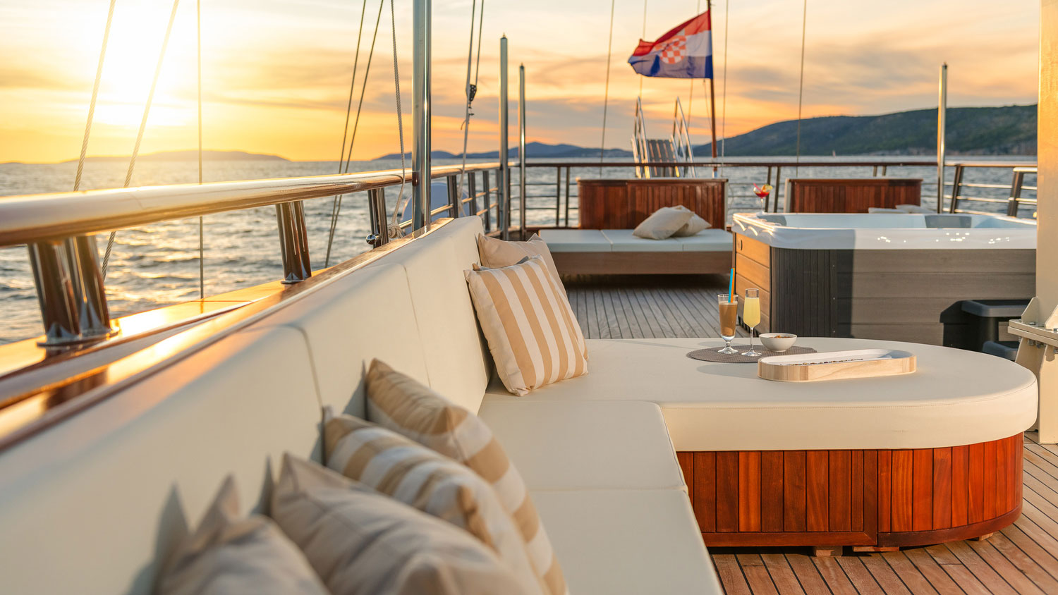 2019 Custom Built Son de Mar na czarter (photo 18)