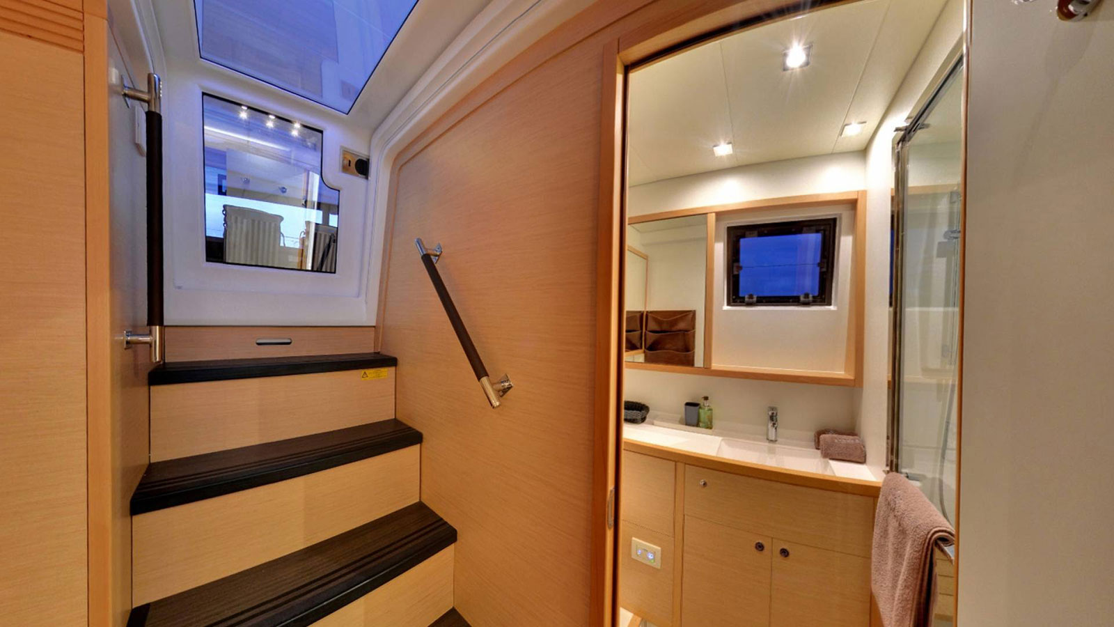 2016 Lagoon 560 for charter (photo 6)