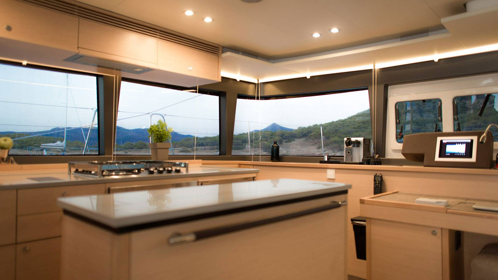 2016 Lagoon 560 for charter (photo 12)