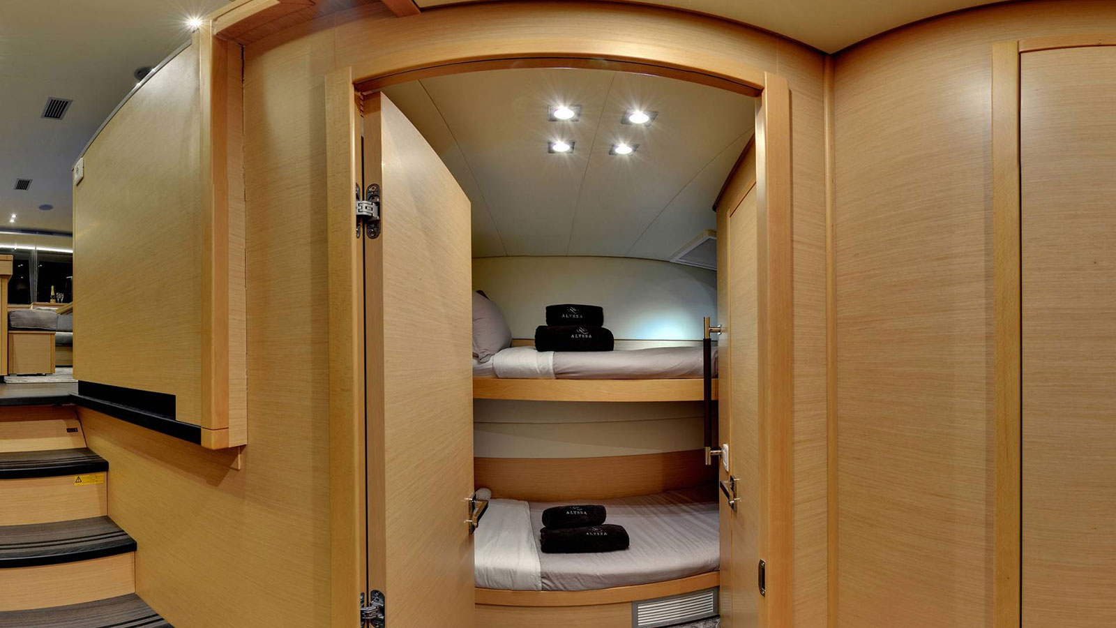 2016 Lagoon 560 for charter (photo 20)