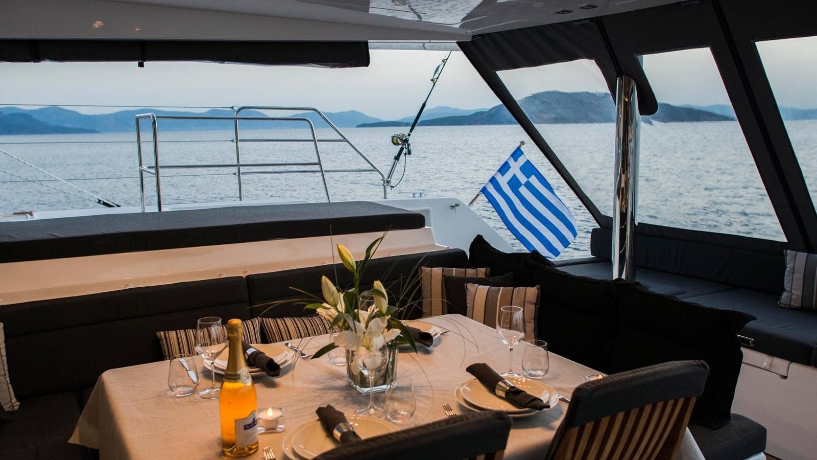 2016 Lagoon 560 for charter (photo 22)