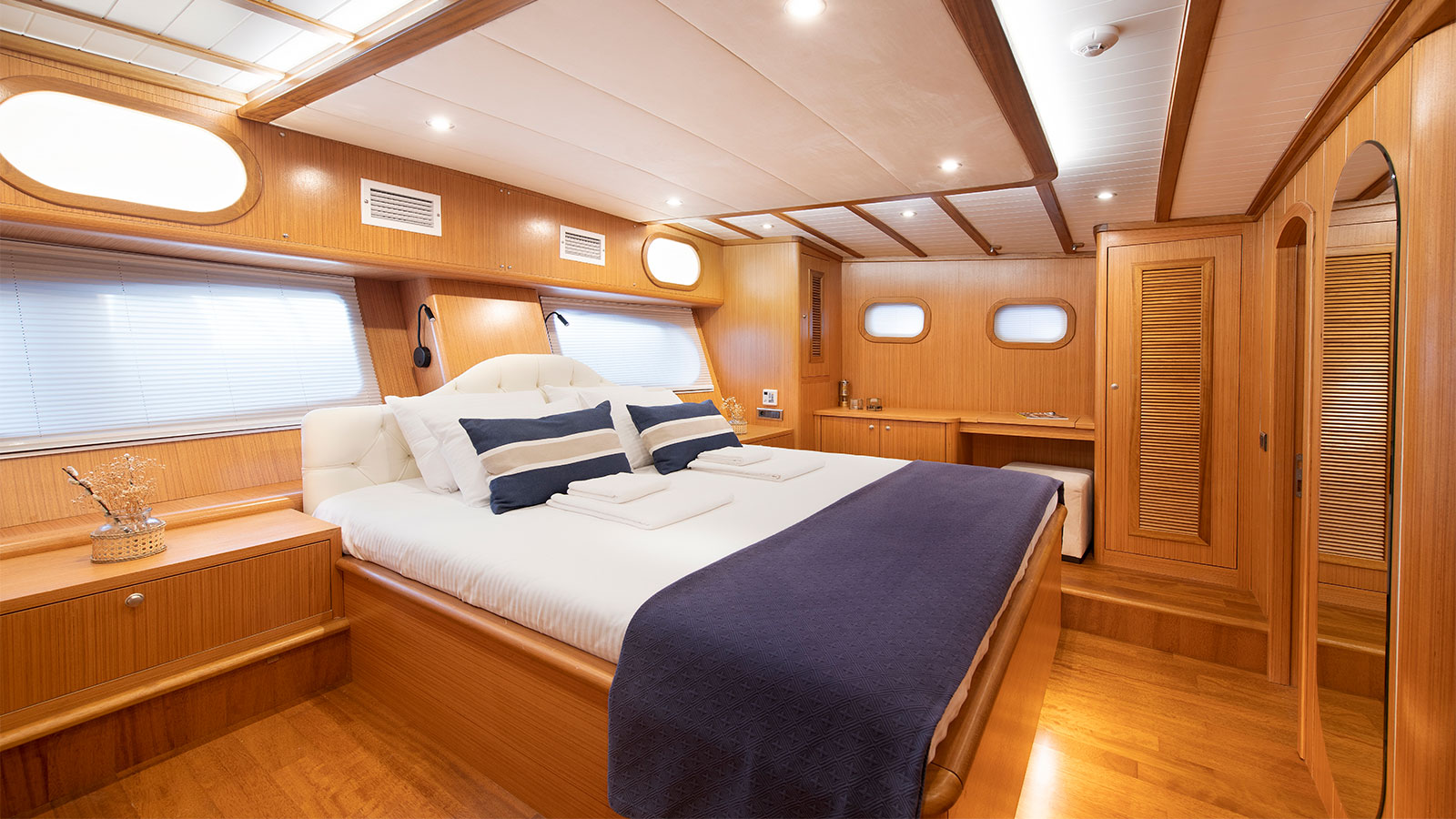 2022 Custom Built Gozdem The One for charter (photo 5)