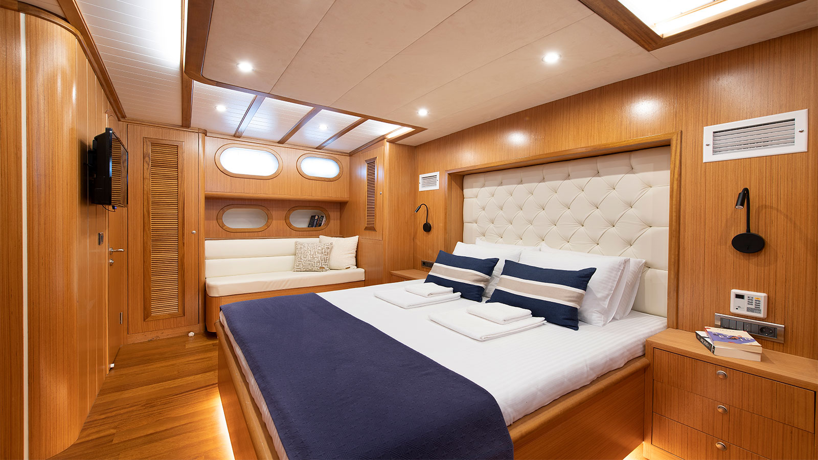 2022 Custom Built Gozdem The One for charter (photo 11)