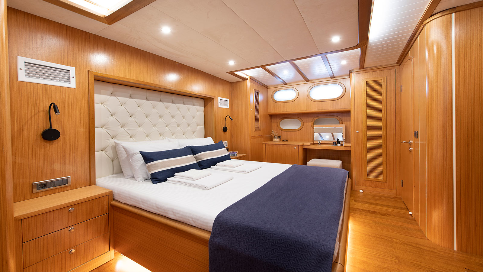 2022 Custom Built Gozdem The One for charter (photo 13)