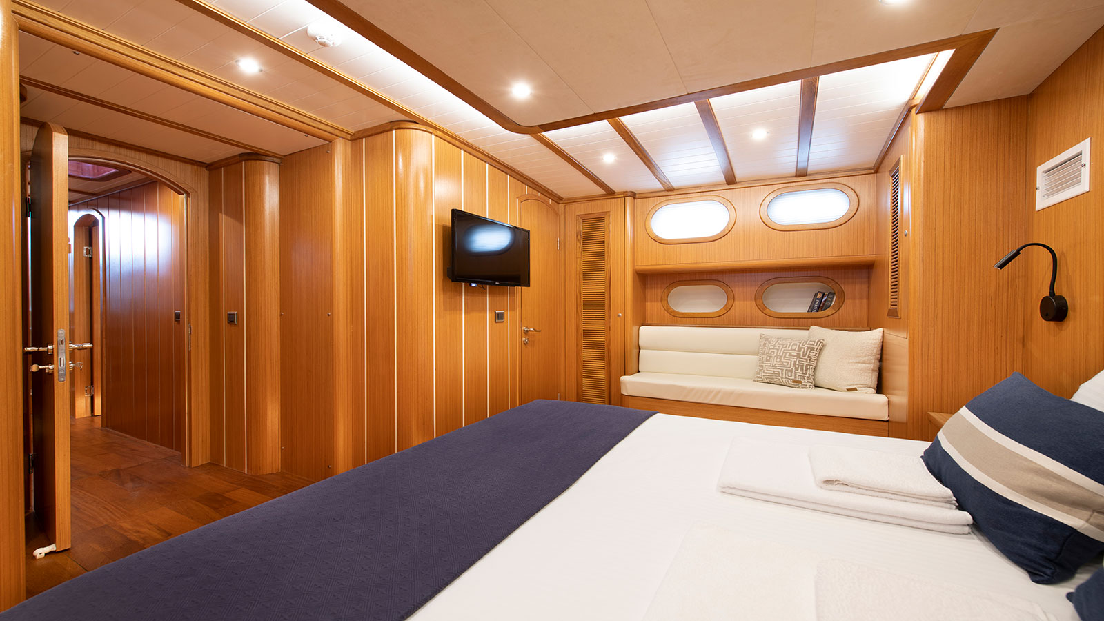 2022 Custom Built Gozdem The One for charter (photo 15)