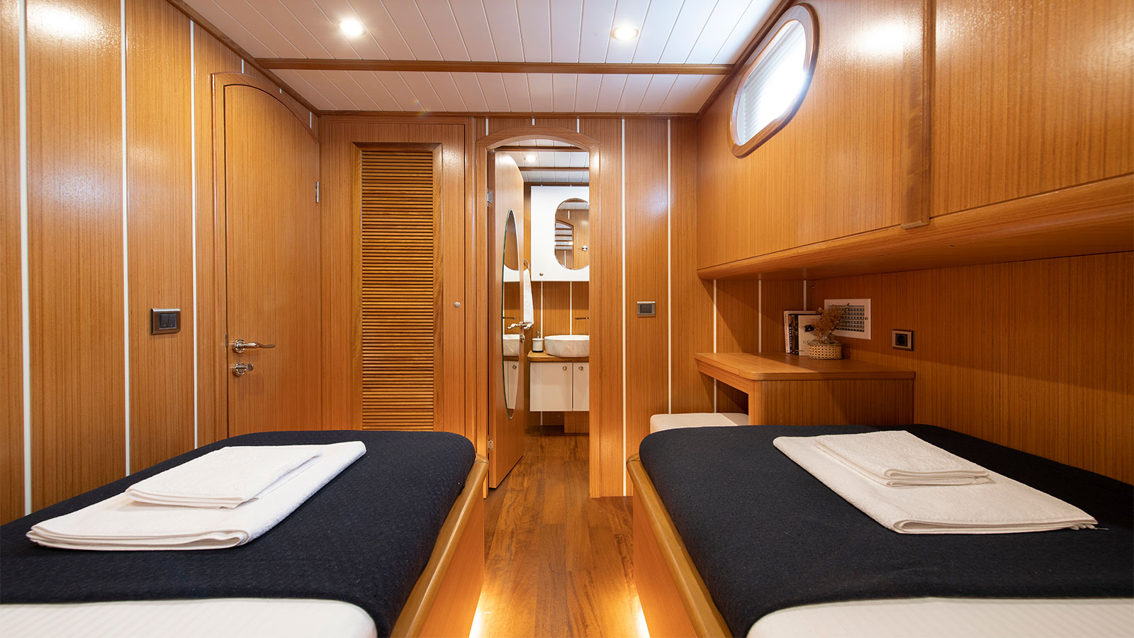 2022 Custom Built Gozdem The One for charter (photo 14)