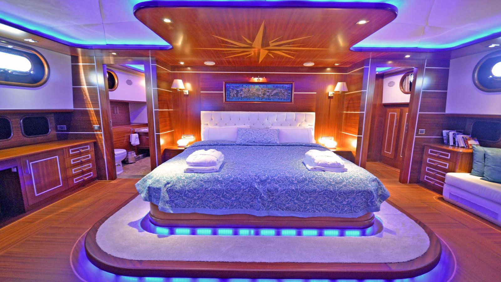 2011 Custom Built La Bella Vita (ex Carpe Diem IV) for charter (photo 5)