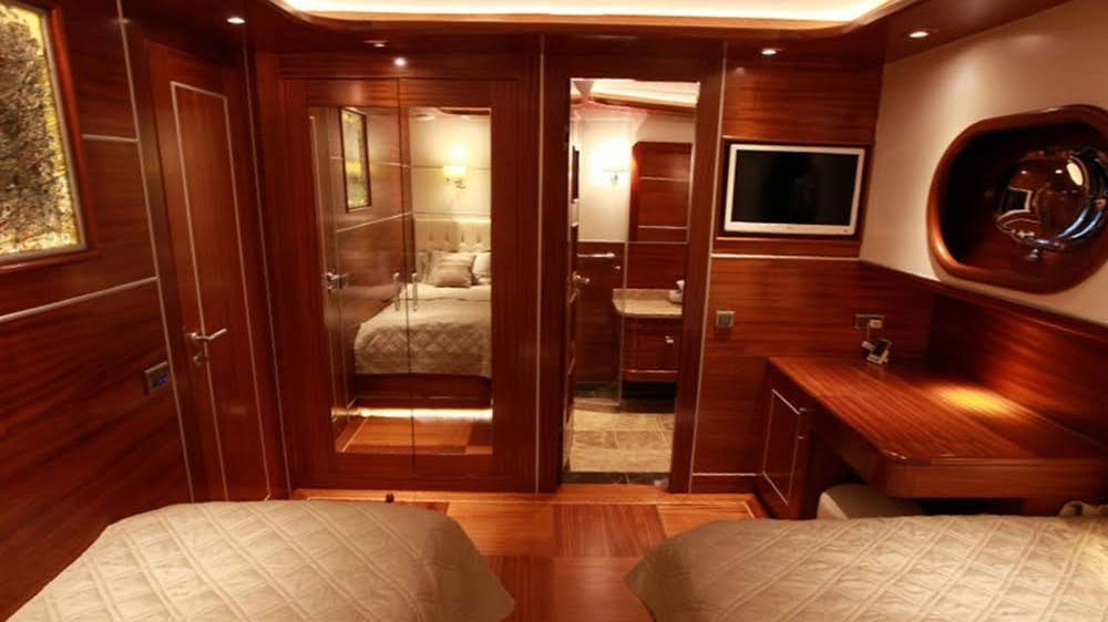 2011 Custom Built La Bella Vita (ex Carpe Diem IV) for charter (photo 13)