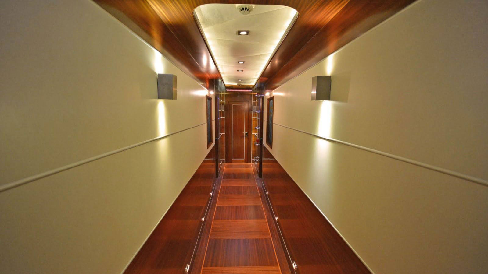 2011 Custom Built La Bella Vita (ex Carpe Diem IV) for charter (photo 14)