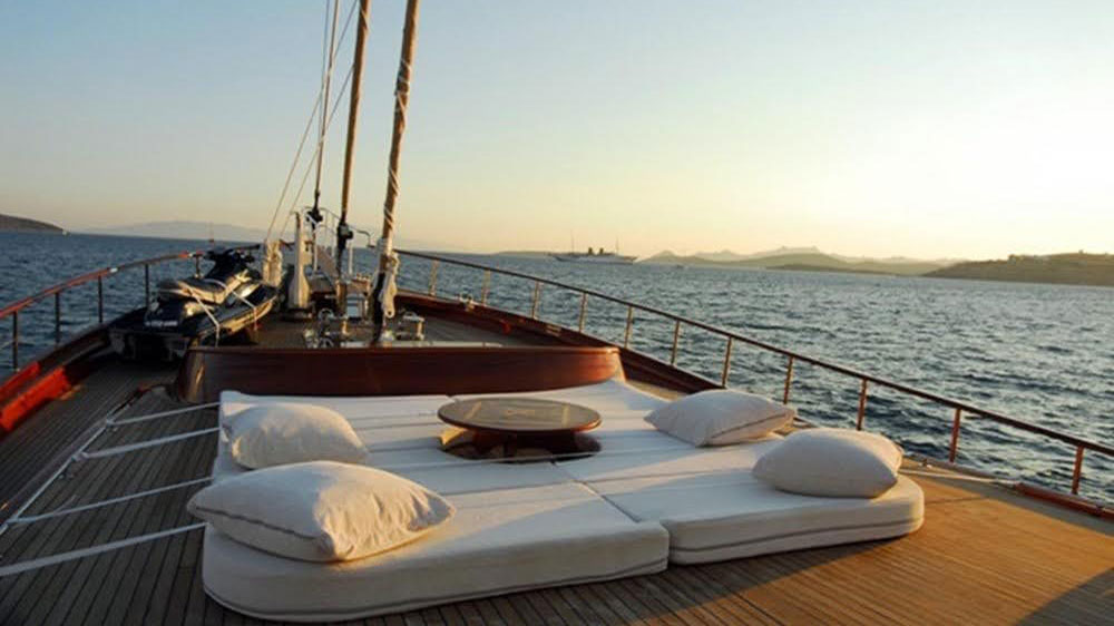 2011 Custom Built La Bella Vita (ex Carpe Diem IV) for charter (photo 24)