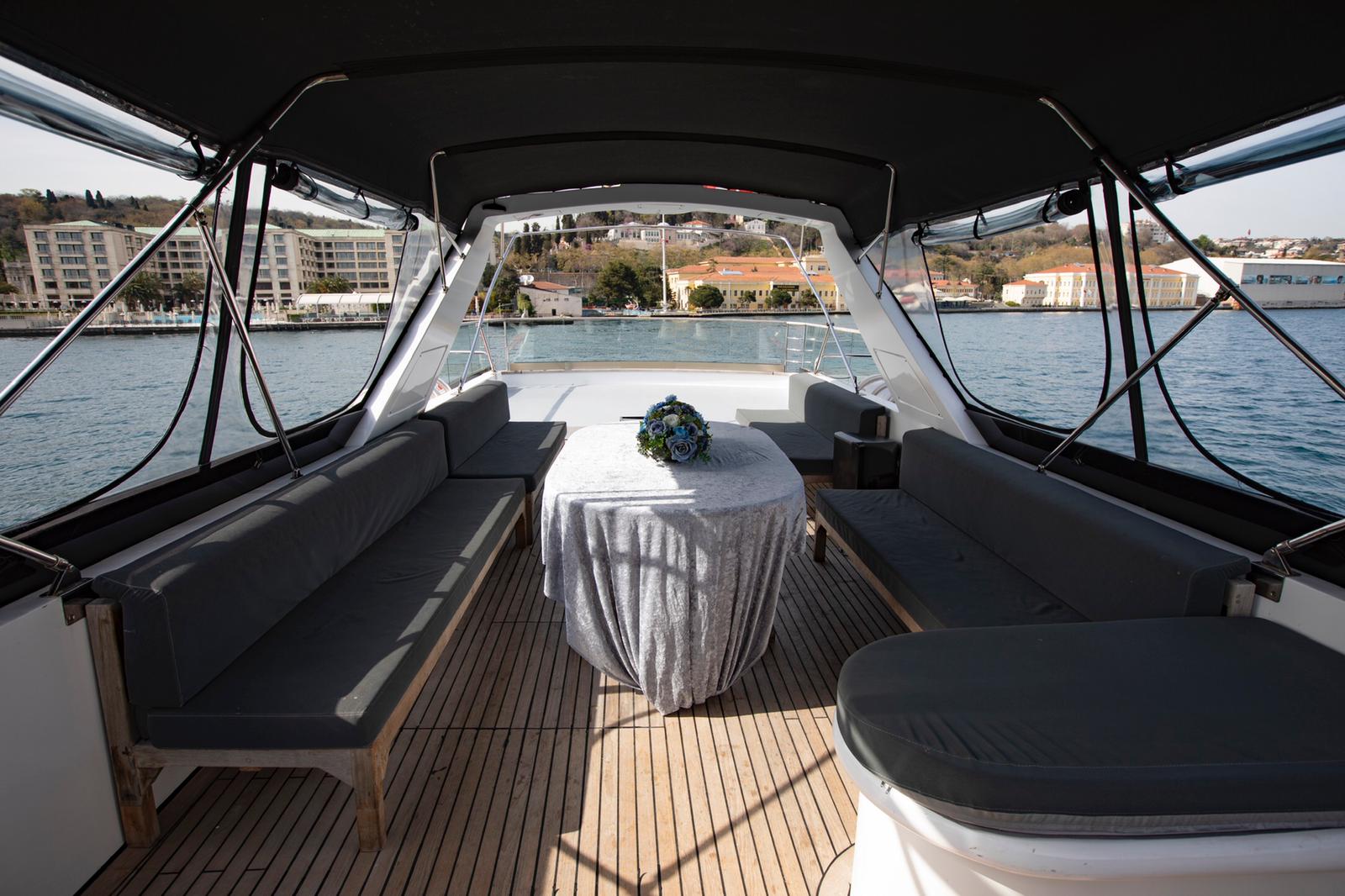 2010 Falcon Storm a noleggio (photo 12)