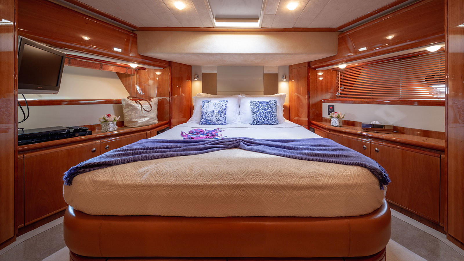 2002 Ferretti Amor na czarter (photo 4)
