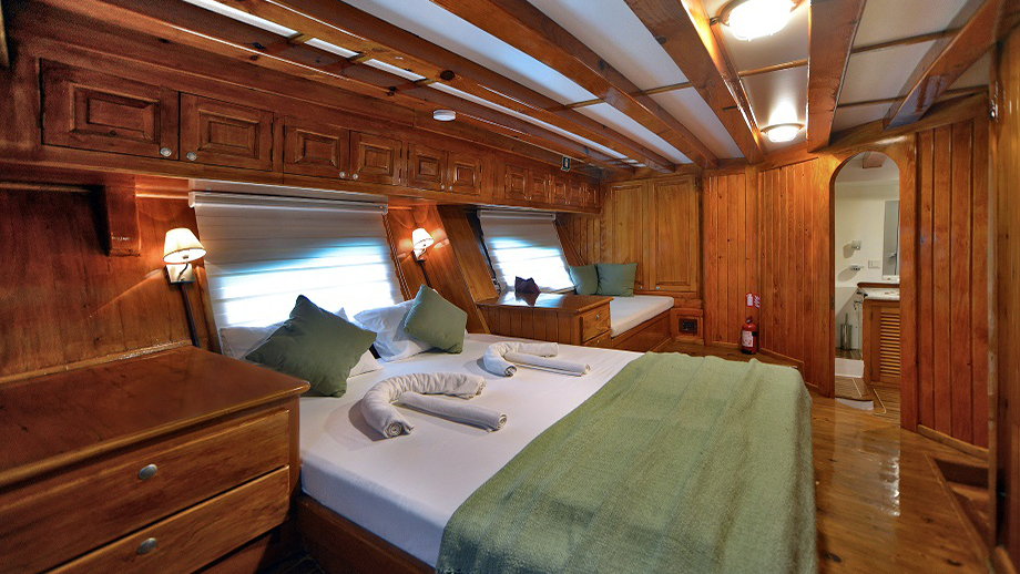 2000 Custom Built Halil Aga 5 for charter (photo 3)