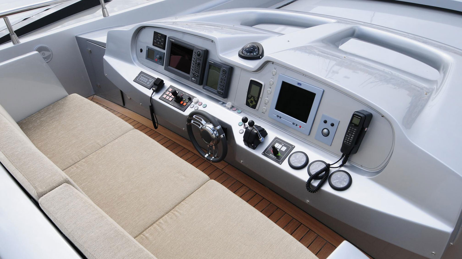 2009 AB Yachts My Toy for charter (photo 10)