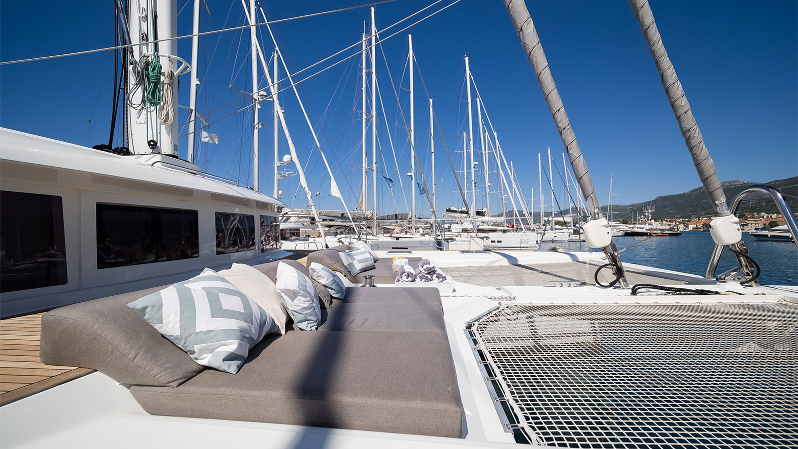 2015 Lagoon 620 te huur (photo 11)