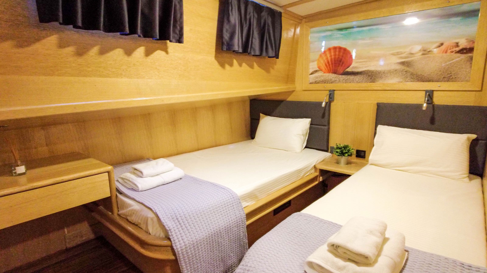 2023 Custom Built Su Perici C for charter (photo 9)