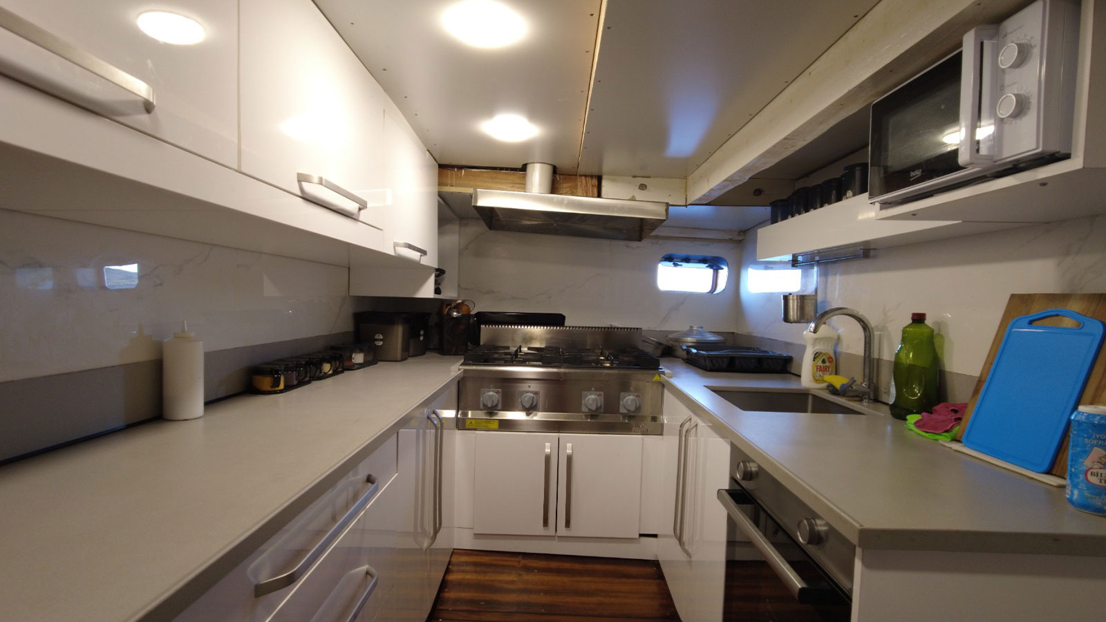 2023 Custom Built Su Perici C for charter (photo 14)